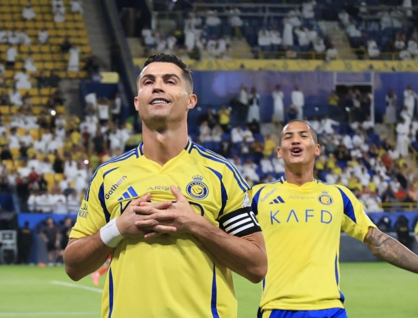 Ronaldo không thể ngừng ghi bàn, chạm cột mốc kinh ngạc tại Al Nassr 534619